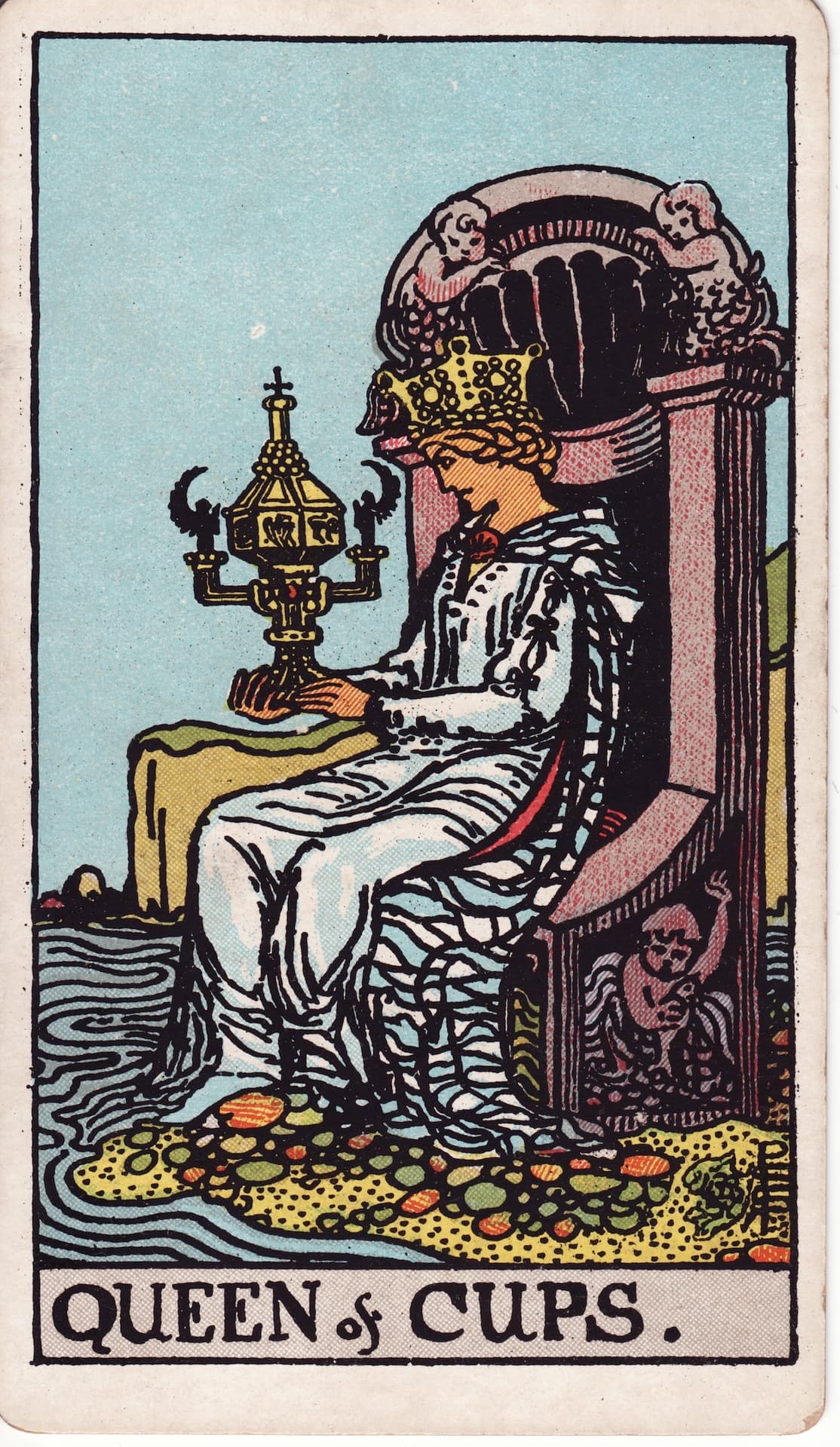 Reina de Copas — Arcano 13 del Tarot Rider-Waite